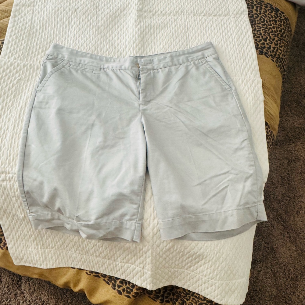 Dockers shorts tan size 18